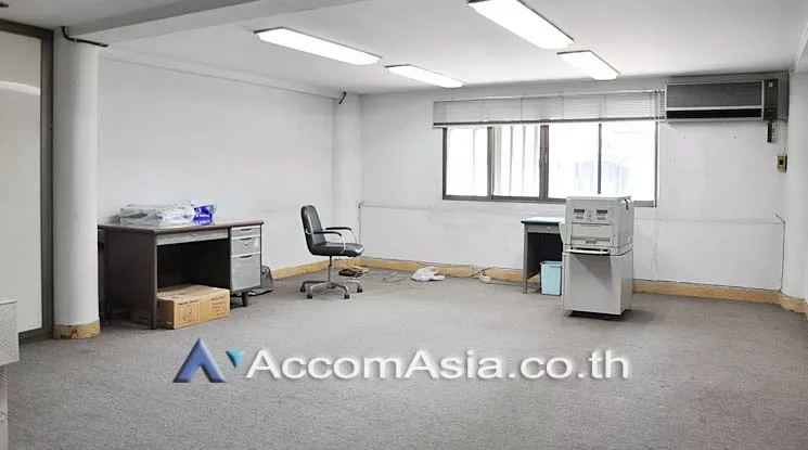  Office space For Rent in Ratchadapisek, Bangkok  near MRT Sutthisan (AA14496)
